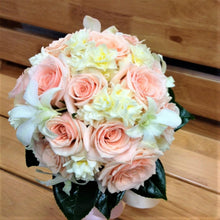 Load image into Gallery viewer, No Fuss Bridal Bouquet (Contact Us) - Ollie's Blooms & Plants