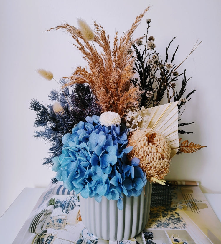 Blueye - Small Everlasting Rustic Blue & Neutral Dried Arrangement