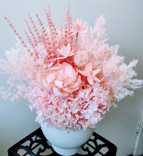 Load image into Gallery viewer, Diana - Everlasting Pretty Pink Dried Arrangement
