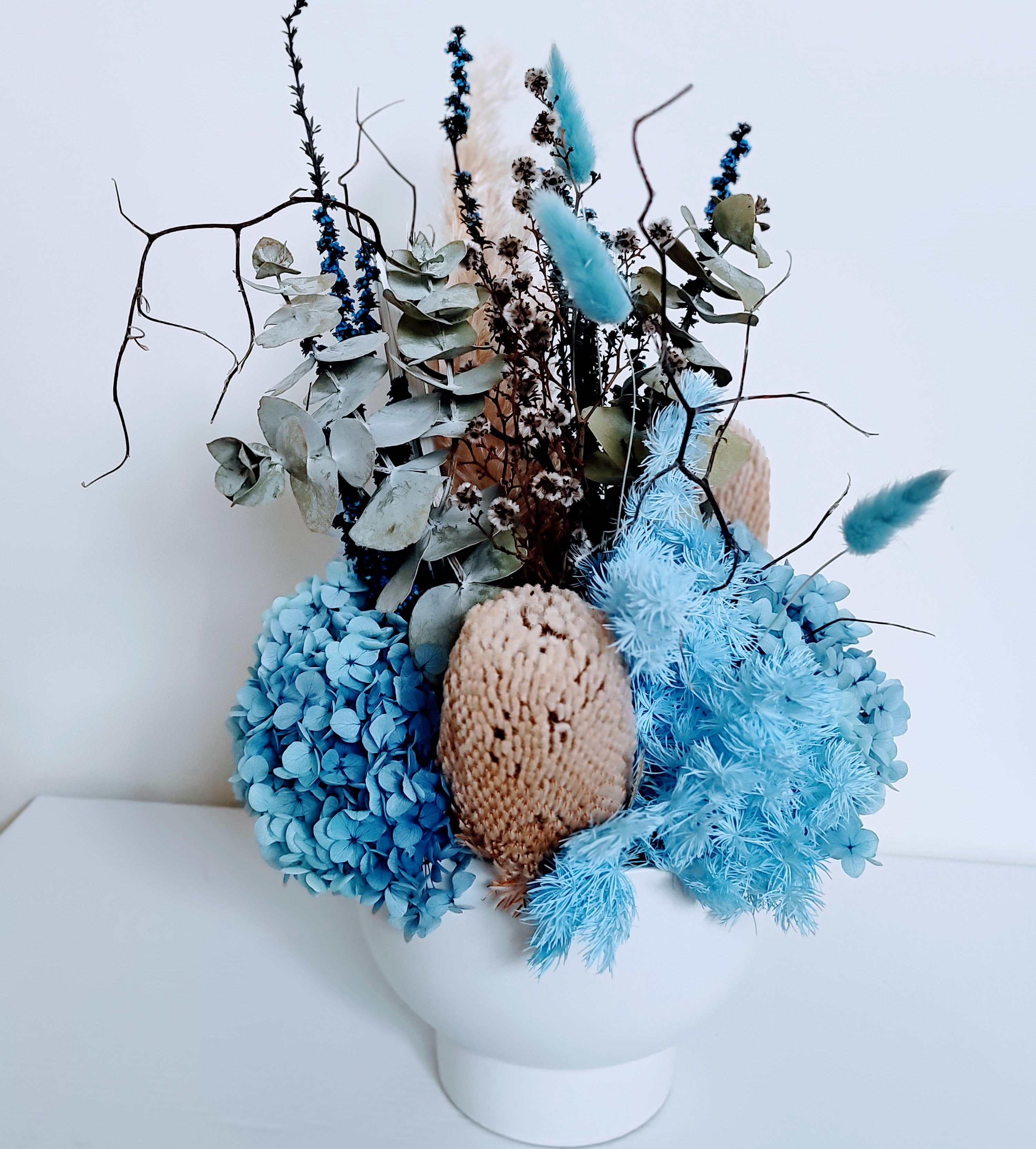 Taylor - All round Everlasting Blue White & Neutral Dried Arrangement