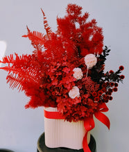 Load image into Gallery viewer, Valen Lunar - Modern Elegant Red Rustic Everlasting Dried Arrangement in Blush Vase
