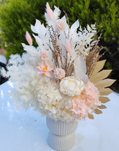 Load image into Gallery viewer, Olinda - Classic Modern Everlasting Dried Arrangement in a Modern Vase
