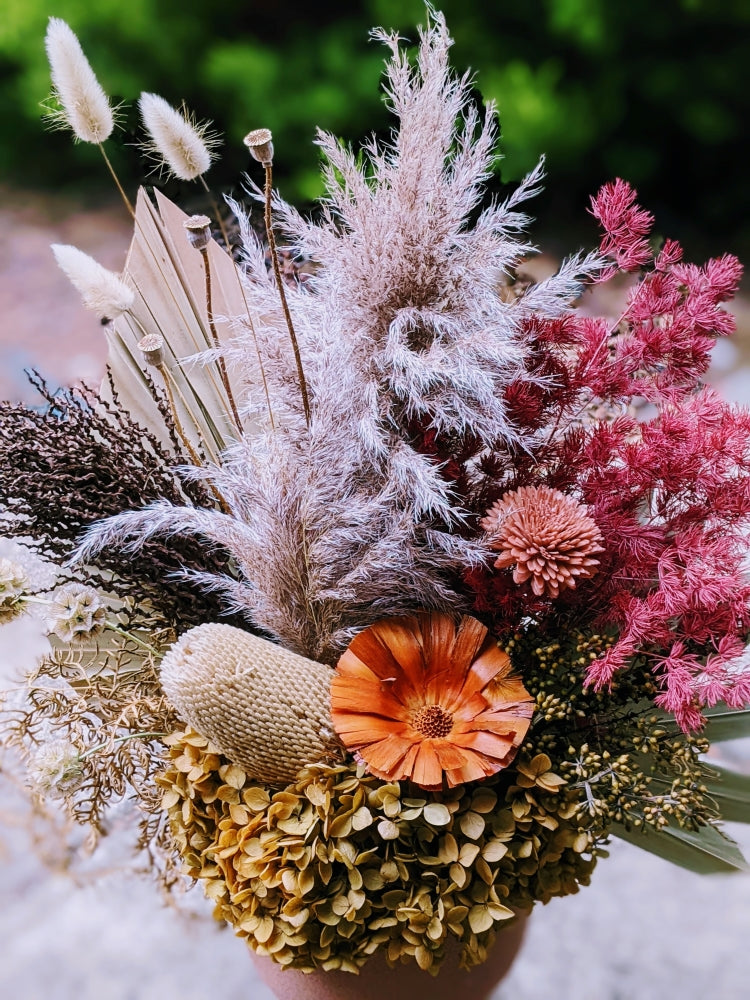 Aurelle - Large Everlasting Dried Flowers Arrangement in Gold & Rustic Earthy Red