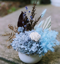Load image into Gallery viewer, Beau - Small Everlasting Blue Dried Arrangement
