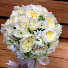 Load image into Gallery viewer, No Fuss Bridal Bouquet (Contact Us) - Ollie&#39;s Blooms &amp; Plants
