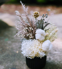 Load image into Gallery viewer, Ebony - Small Everlasting Neutral White &amp; Black Dried Arrangement
