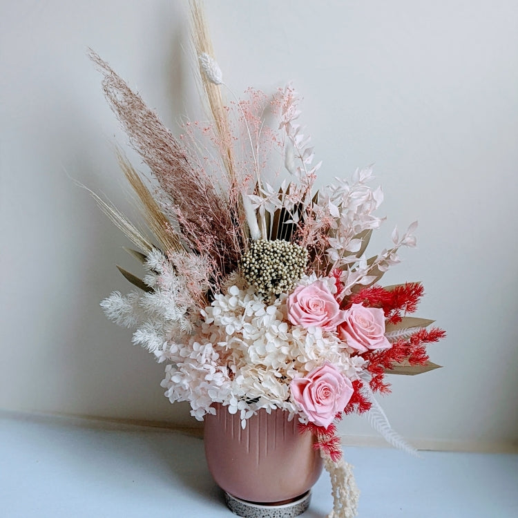 La Rose - Everlasting Pretty Pink White Dried Arrangement