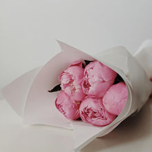 Load image into Gallery viewer, La Belle - Peonies Bouquet - Ollie&#39;s Blooms &amp; Plants
