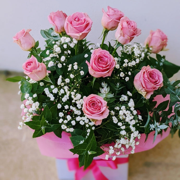 Sweet Honey - Classic Pink Roses with Baby Breath Box – Ollie's Blooms ...