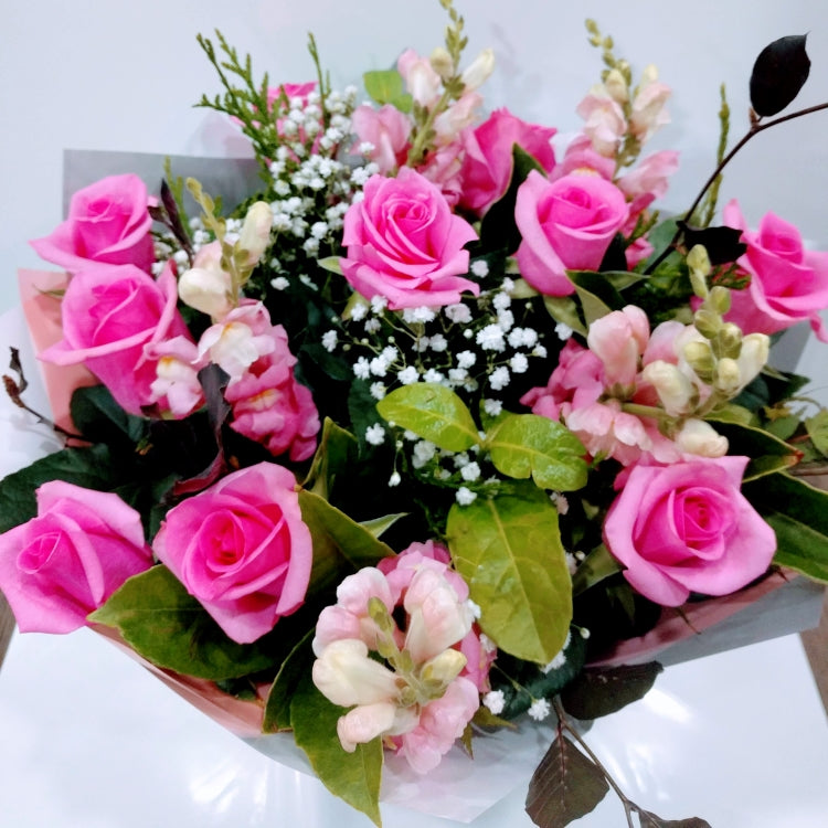 Madison - Pink Roses & Snapdragon Bouquet – Ollie's Blooms & Plants
